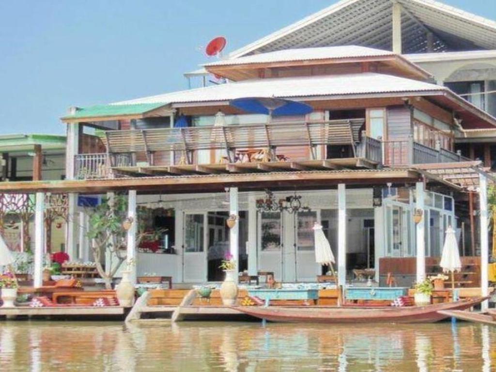 安帕瓦卡萨招待所住宿加早餐旅馆 外观 照片
